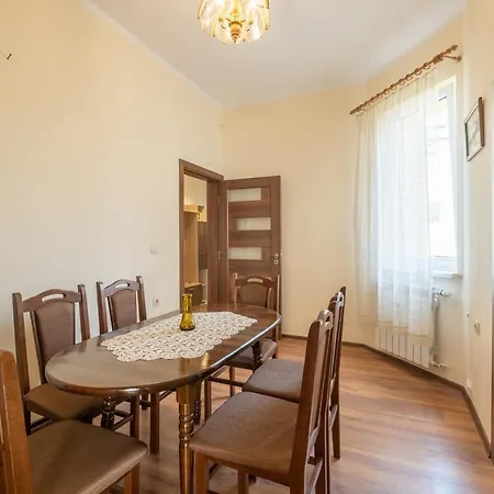 Lucie Center - 5 People Apartment