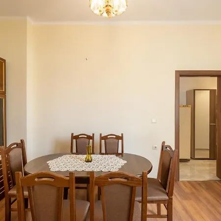 Lucie Center - 5 People Apartment *